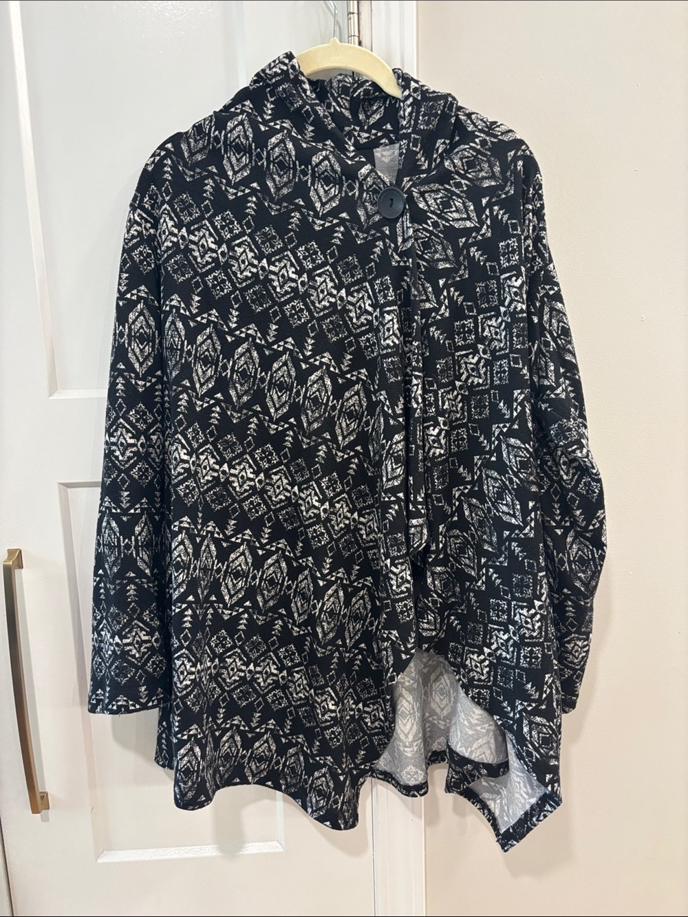 bobeau Black & White Geometric Hooded Cardigan